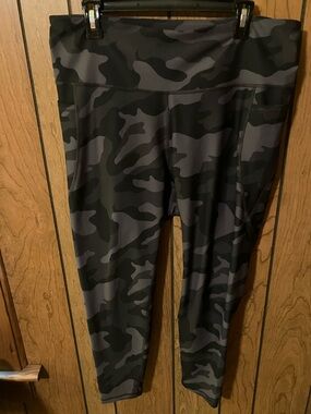 Women’s Camo Leggings - Gray/Black XXL